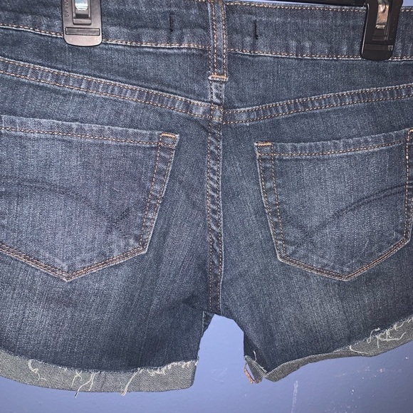 Bullhead black brand, denim shorts, size 1. - Picture 6 of 6